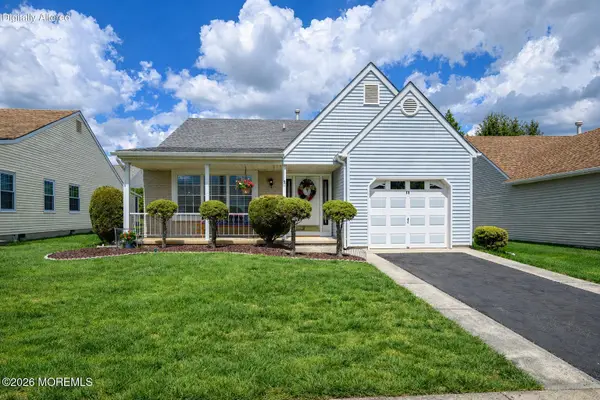 13 Kendal Drive, Toms River, NJ 08757