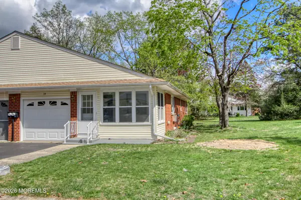 1 Wintergreen Lane #B, Whiting, NJ 08759