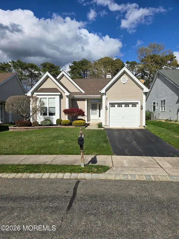 27 Jumping Brook Lane, Barnegat, NJ 08005