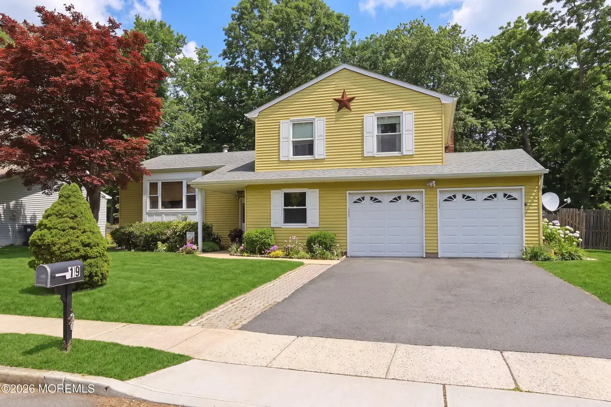 19 Colonial Court, Howell, NJ 07731 - #1