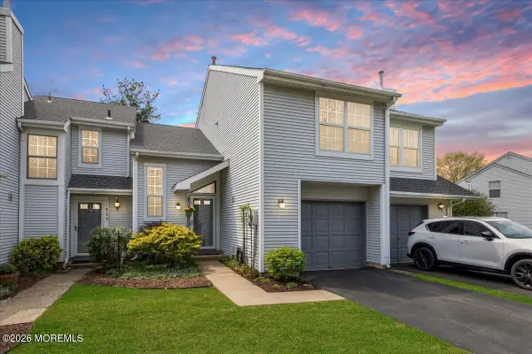 119 Malibu Drive, Eatontown, NJ 07724