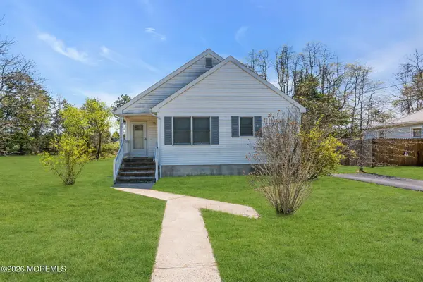 26 1st Avenue, Toms River, NJ 08757