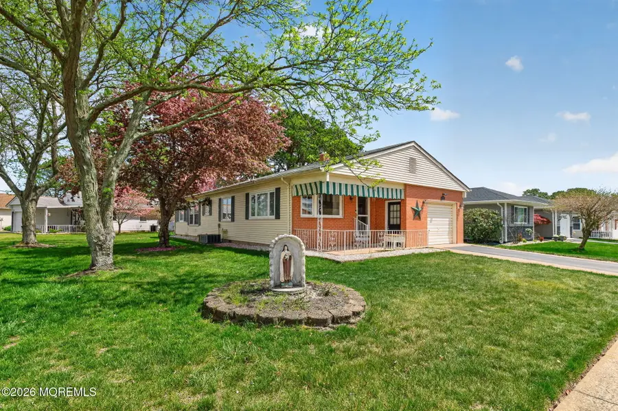 24 Chateux Lane, Toms River, NJ 08757 - #2