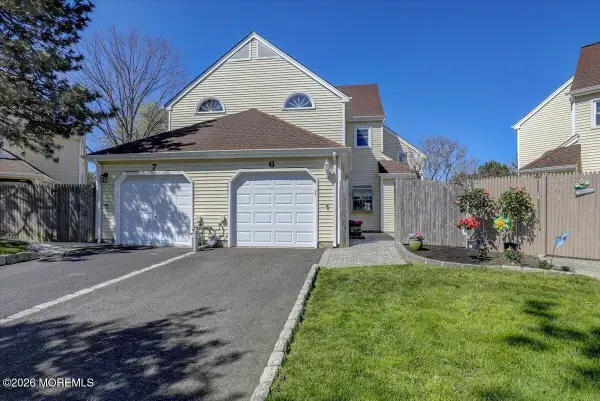 6 Longfellow Court, Freehold, NJ 07728