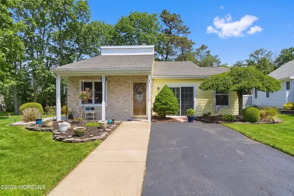 42 Mount Ararat Lane, Toms River, NJ 08753