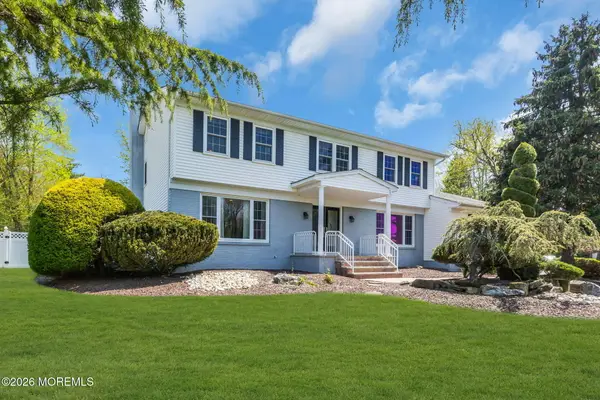 8 Glendale Drive, Manalapan, NJ 07726