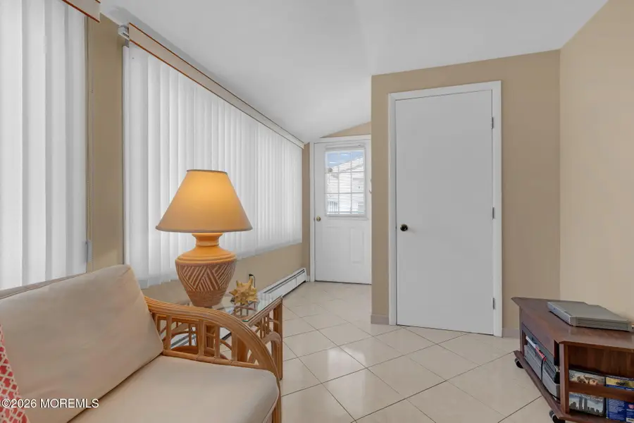 4 Brunswick Place, Point Pleasant Beach, NJ 08742 - #3