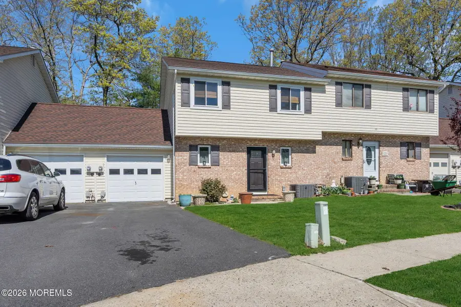 11 Patricia Court, Howell, NJ 07731 - #2