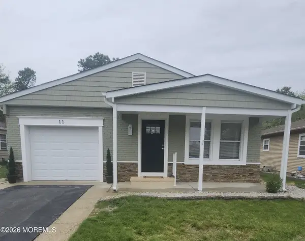 11 Selkirk Avenue, Toms River, NJ 08757