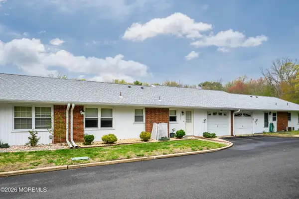 343B Canterbury Court #1002, Lakewood, NJ 08701