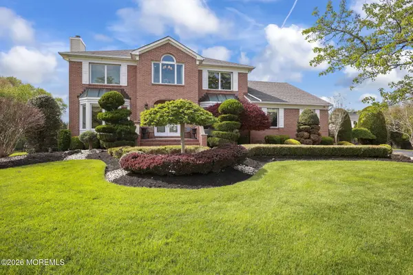 5 Grace Court, Marlboro, NJ 07746