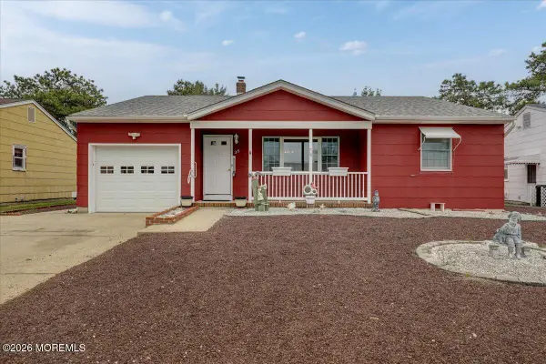 38 Fairfield Road, Toms River, NJ 08757