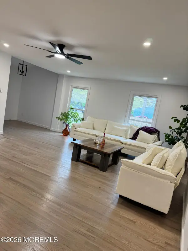 20 Oak Hill Drive, Toms River, NJ 08753