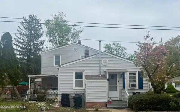 98 Belshaw Avenue, Shrewsbury Twp, NJ 07724