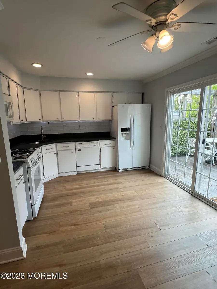 17 Alameda Court, Eatontown, NJ 07724 - #3