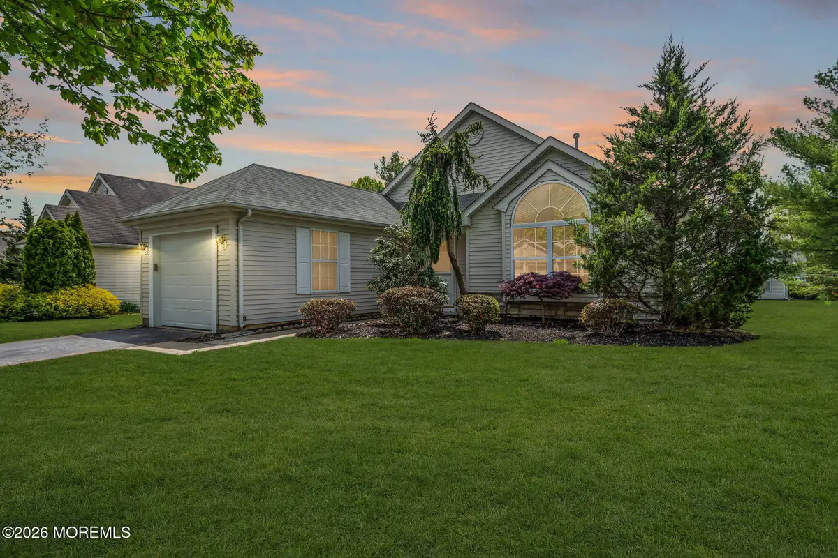 8 Skyline Drive, Lakewood, NJ 08701 - #1