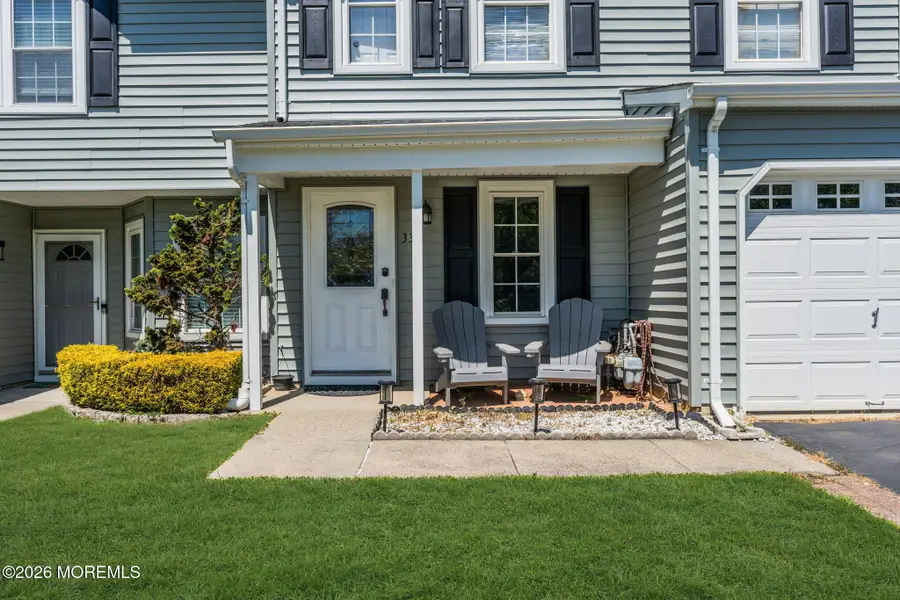 33 Mariners Cove, Freehold, NJ 07728 - #2