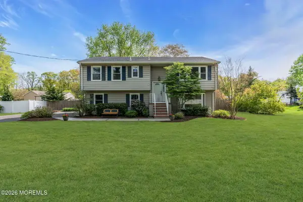 46 Balloch Place, Red Bank, NJ 07701