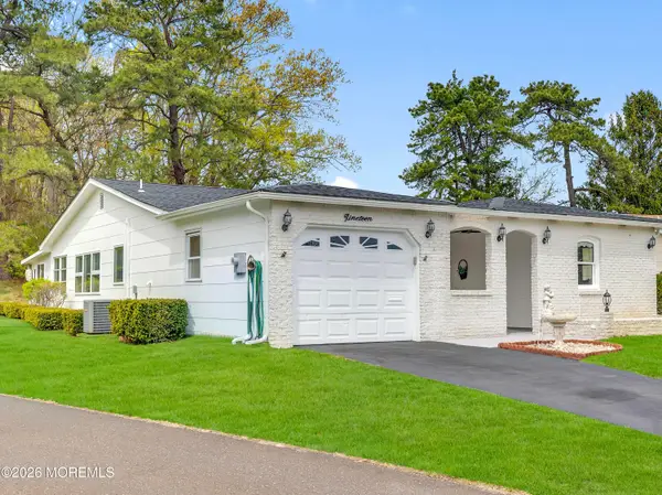 19 Robinson Road, Brick, NJ 08724