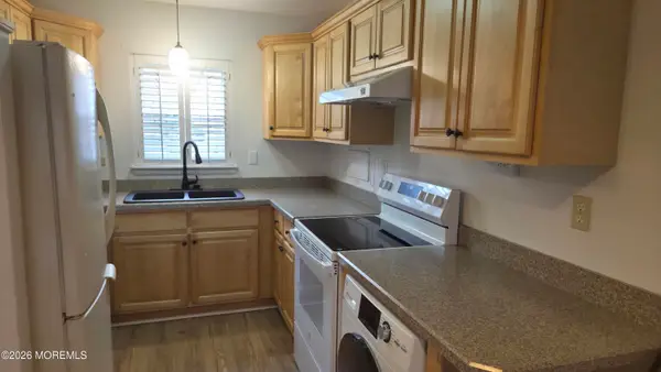 47 Cambridge Court #E, Lakewood, NJ 08701