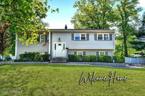 33 Bayberry Lane, New Monmouth, NJ 07748