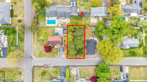 732 Lawrence Avenue, Manchester, NJ 08759