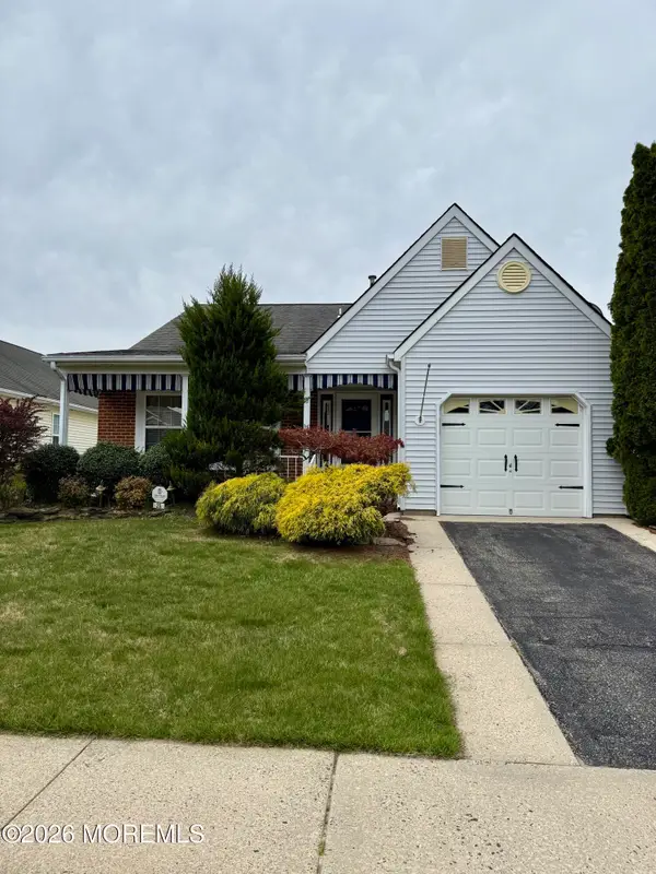 26 Lambert Way, Toms River, NJ 08757