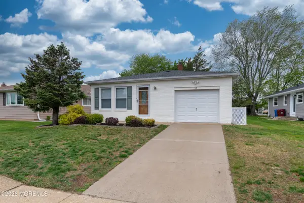 15 Palmetto Point Street, Toms River, NJ 08757