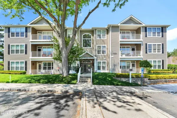 110 Shinnecock Drive, Manalapan, NJ 07726