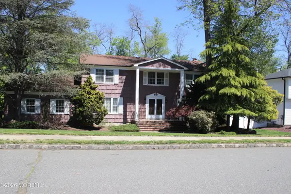 4 Vista Drive, Morganville, NJ 07751