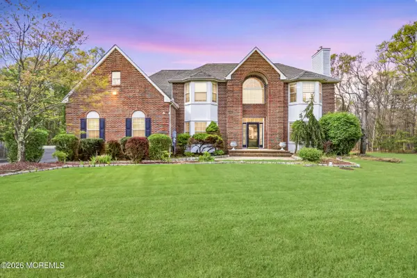 19 Susie Lane, Jackson, NJ 08527