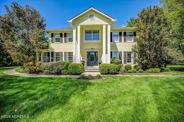 242 Williamsburg Drive, Shrewsbury Boro, NJ 07702