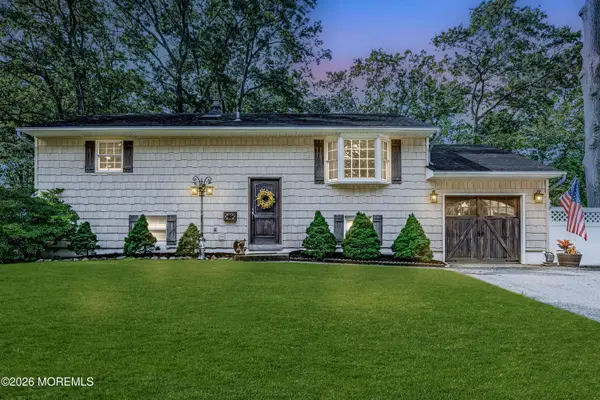 52 Darien Road, Howell, NJ 07731