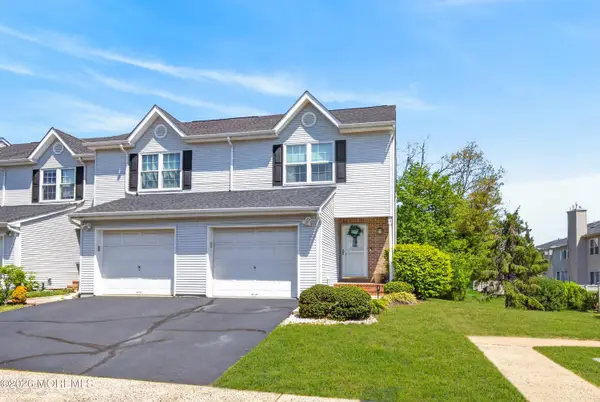 6 Lorenzo Court, Matawan, NJ 07747