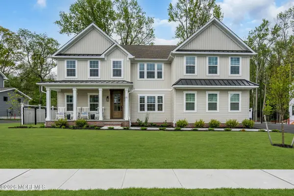 15 Charleston Street, Farmingdale, NJ 07727