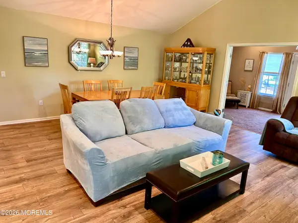 2752 Meadow Lake Drive, Toms River, NJ 08755