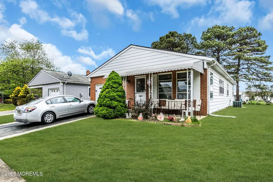 4 Brisbane Court, Toms River, NJ 08757 - #2