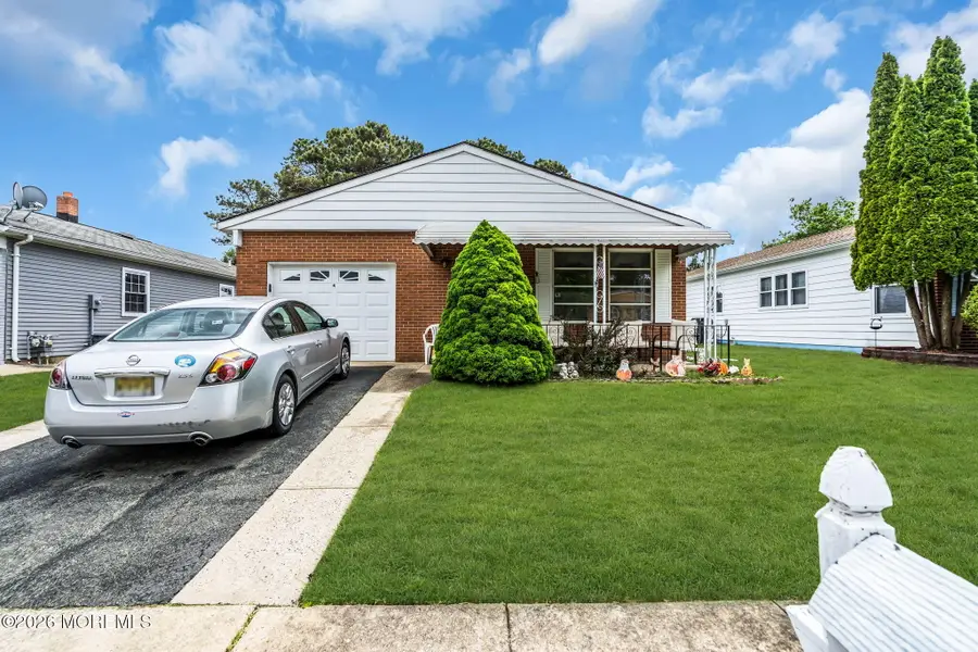 4 Brisbane Court, Toms River, NJ 08757 - #3