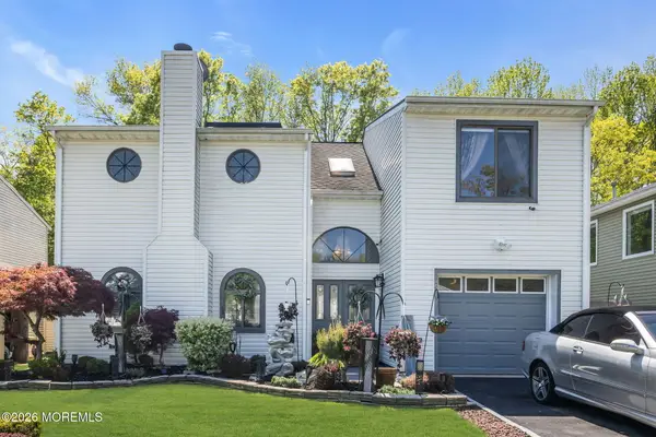 45 Candlewick Court, Matawan, NJ 07747
