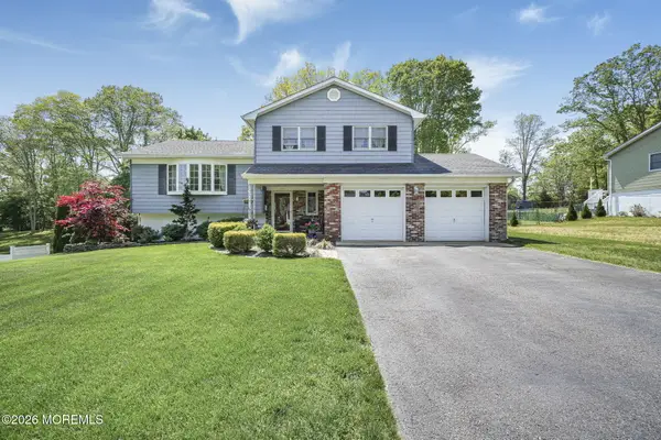 13 Southport Drive, Howell, NJ 07731