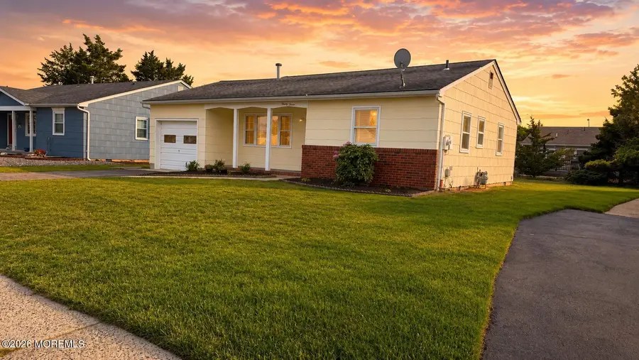27 Norfolk Drive, Toms River, NJ 08757 - #2
