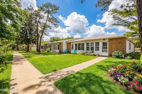 43 Cambridge Circle #F, Manchester, NJ 08759