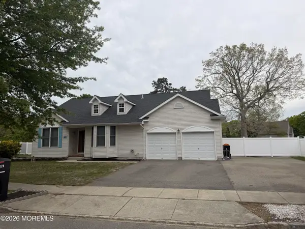 12 Olympia Drive, Waretown, NJ 08758