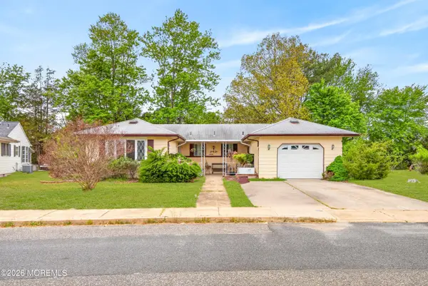 66 Grenada Street, Toms River, NJ 08757