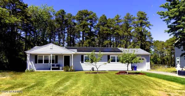 1233 Englemere Boulevard, Toms River, NJ 08757