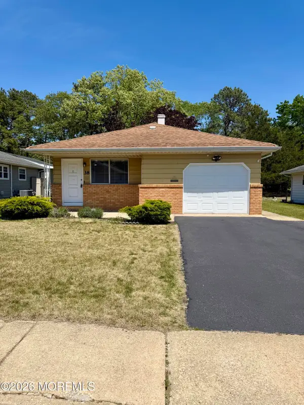 38 Grenada Street, Berkeley, NJ 08721