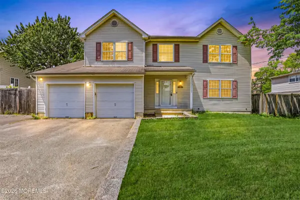 808 Anchor Avenue, Beachwood, NJ 08722