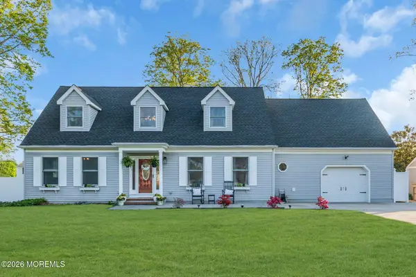 65 Serpentine Drive, Bayville, NJ 08721