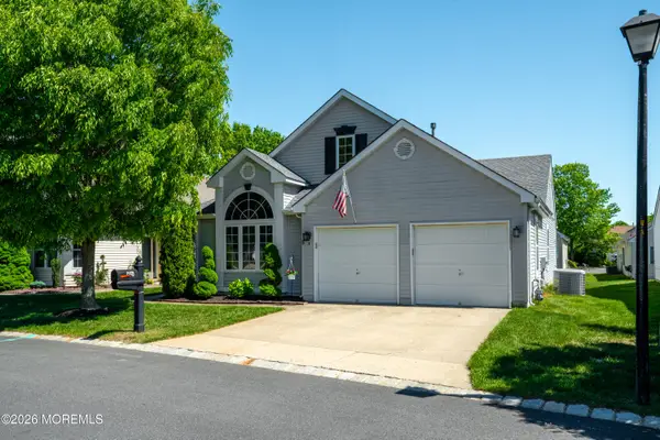9 Eaton Court, Jackson, NJ 08527