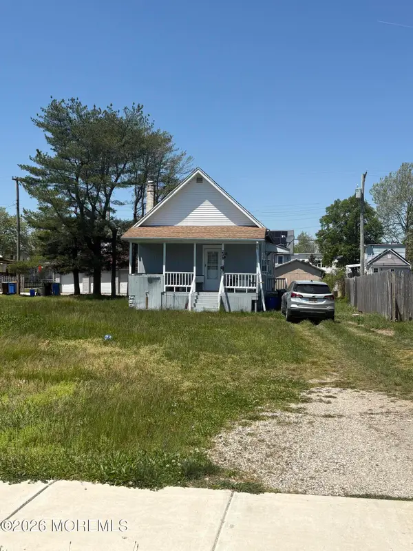 209 Chicago Avenue, Egg Harbor City, NJ 08215